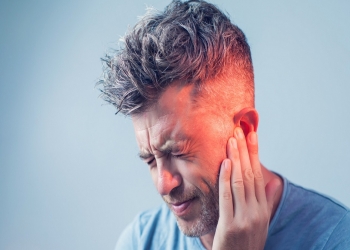 ضعف السمع يُشير إلى خطر الإصابة بهذه الأمراض
