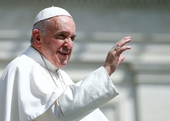 البابا فرنسيس يصل إلى النجف وهذه محطته المقبلة في العراق