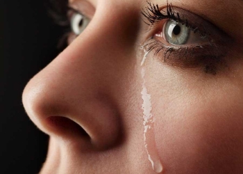 بكاء المرأة
