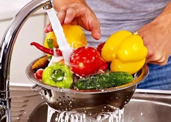 تنظيف الخضراوات والفواكه