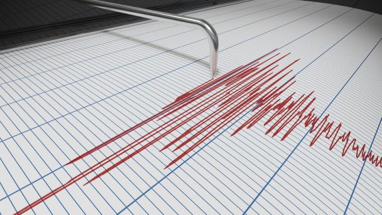 زلزال بقوة 6.1 درجات على مقياس ريختر يضرب إقليم جاوة الغربي في إندونيسيا