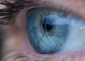 دراسة تربط بين ضعف البصر والإصابة بالخرف.. ما القصة؟