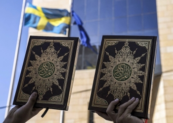 الحكومة السويدية تؤكد أنها لا تخطط لحظر حرق الكتب الدينية
