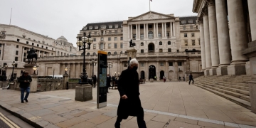 البنك المركزي في إنكلترا يعتزم تأجيل تطبيق الإصلاحات المصرفية العالمية