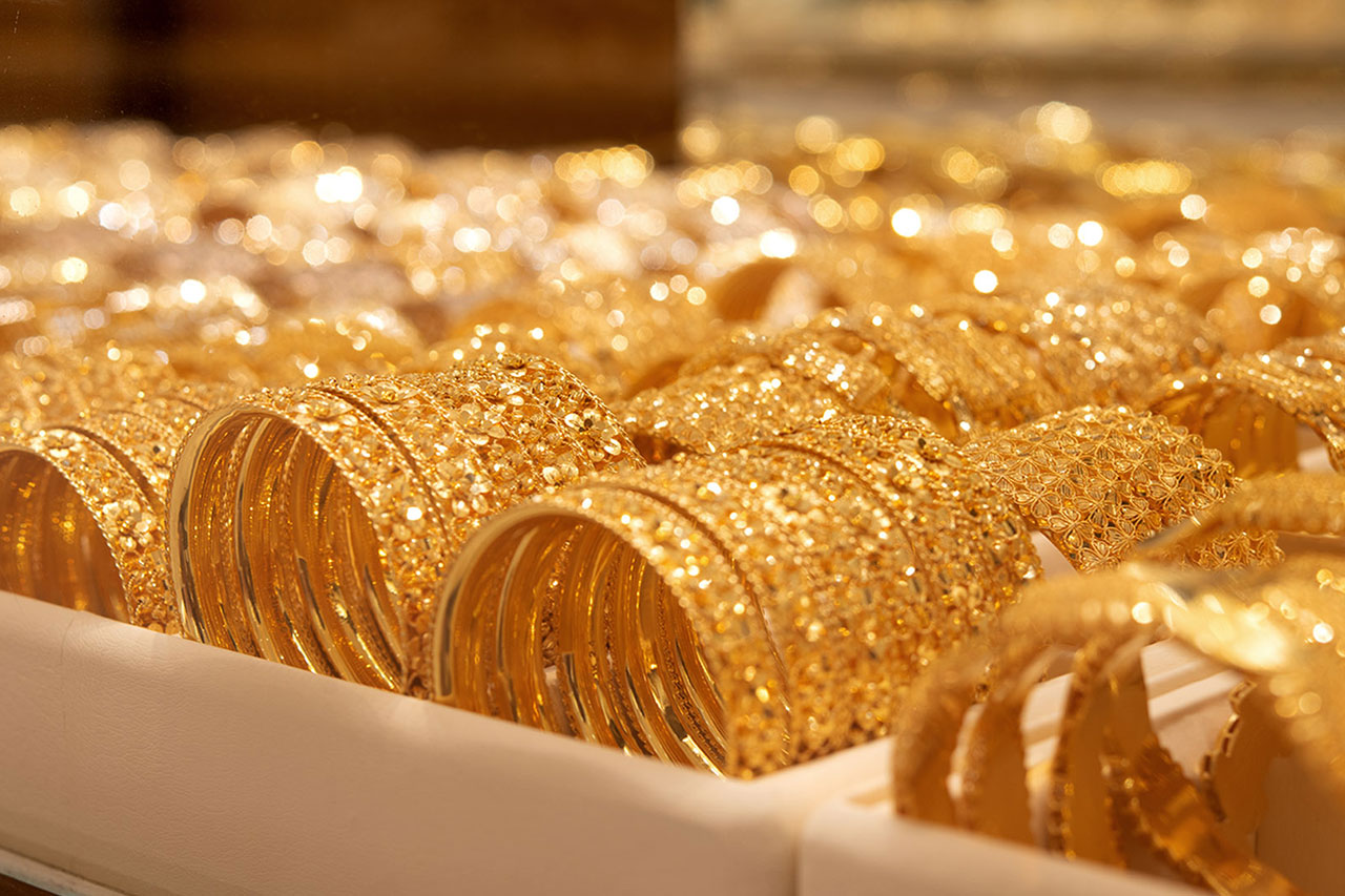 تراجع أسعار الذهب في الإمارات صباح اليوم
