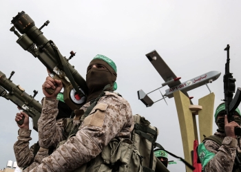 وسائل إعلام : حماس تضع شرطاً لإطلاق 35 مجندة إسرائيلية محتجزة لديها