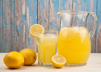 عصير الليمون الحامض