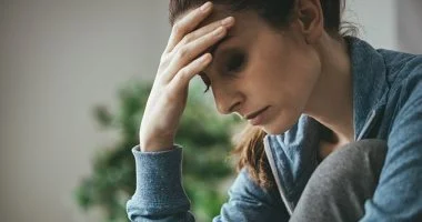 متى يجب عليك زيارة معالج نفسي؟ علامات تشير إلى حاجتك للمساعدة