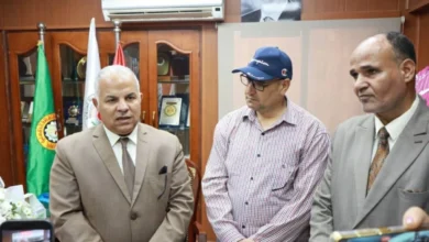 ولي أمر يعتدي على مدير مدرسة في مصر ويصيبه بجرح قطعي.. وتحرك رسمي بعد الواقعة ولي أمر يعتدي على مدير مدرسة في مصر ويصيبه بجرح قطعي.. وتحرك رسمي بعد الواقعة