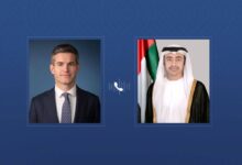 عبدالله بن زايد ووزير خارجية هولندا يبحثان هاتفياً تعزيز العلاقات الثنائية بين البلدين